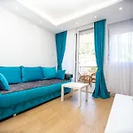 Newly Refurnished Apartment With Large Garden