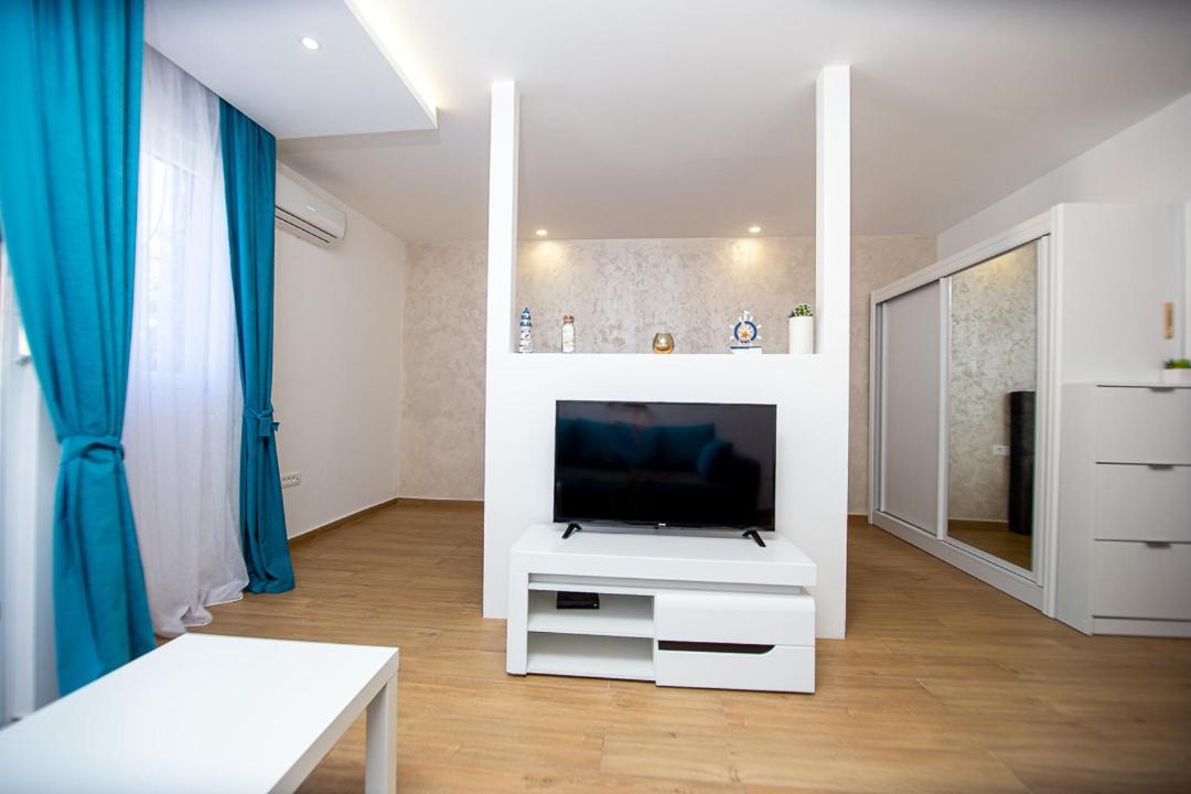 Apartment Newly Refurnished With Large Garden *